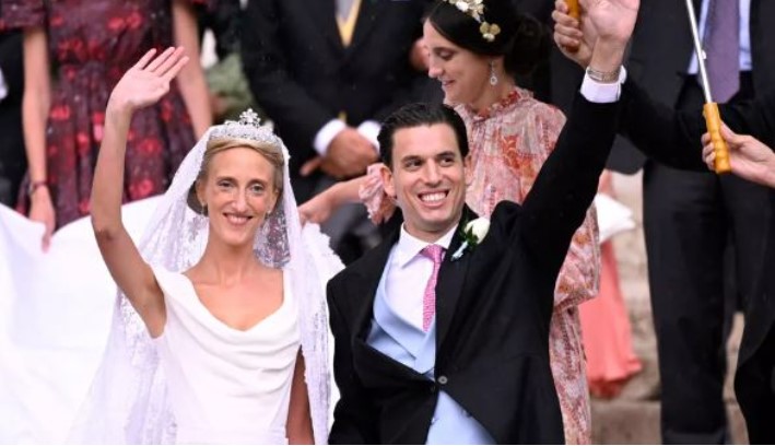 Princesha e Belgjikës i jep fund beqarisë, bën dasëm madhështore! Fustani 4 metra i gjatë