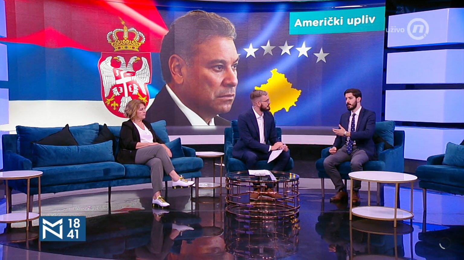 Flamuri i Kosovës shfaqet në një media të Beogradit, analistët serbë: Normalizimi i marrëdhënieve, për amerikanët është njohje e Kosovës nga Serbia
