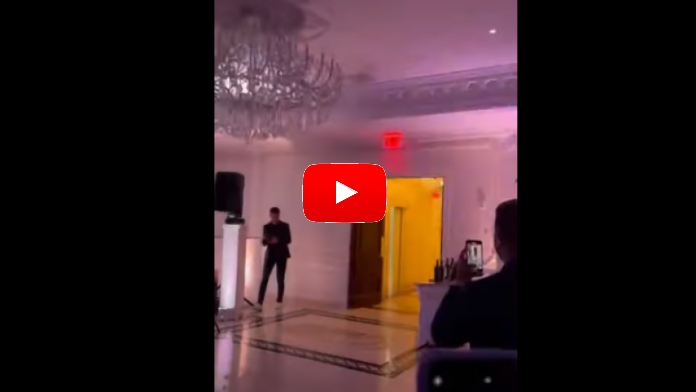 VIDEO – Dy te sapo martuarit behen viral ne menyren se si futen ne salle.