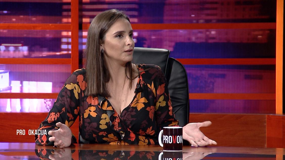 Psikologia, thirrje prindërve/ Mos i lini fëmijët të shohin “Big Brother VIP” (Video)